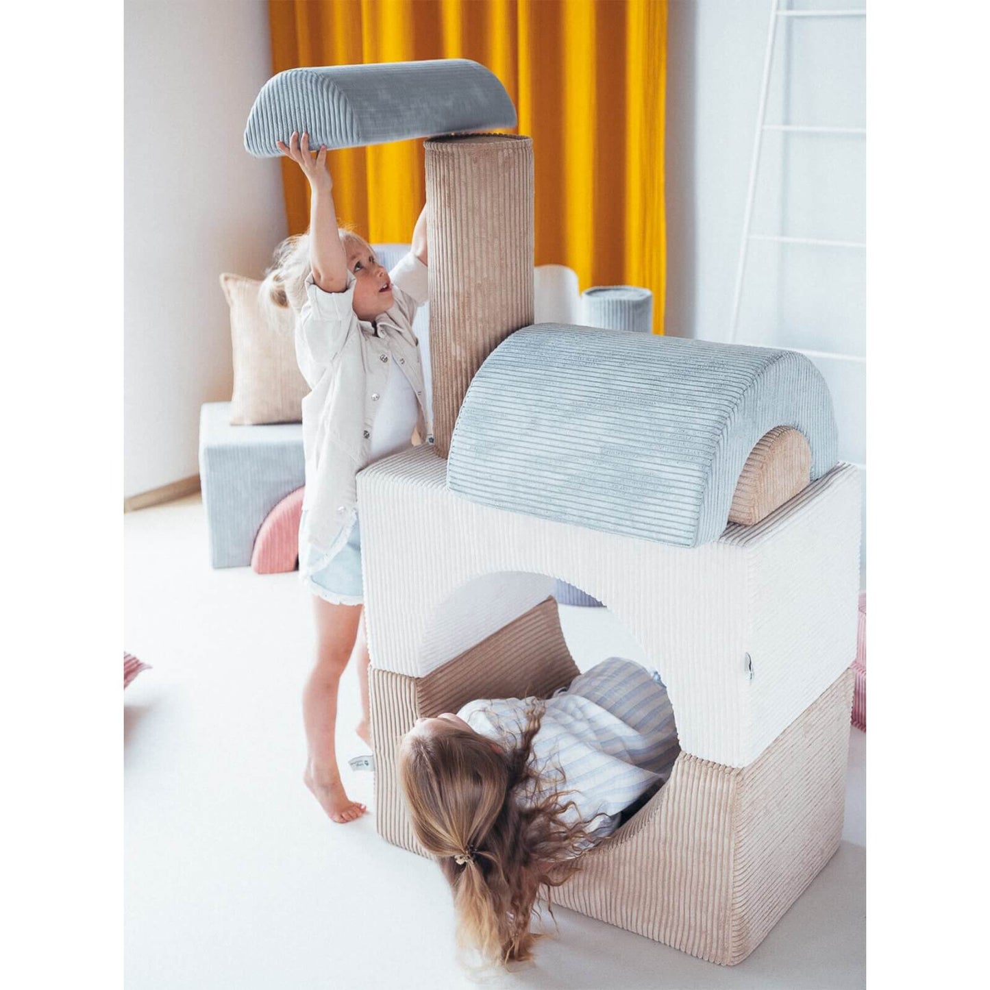 Wigiwama – Schaumstoff-Kissenrolle Cord Beige 55cm