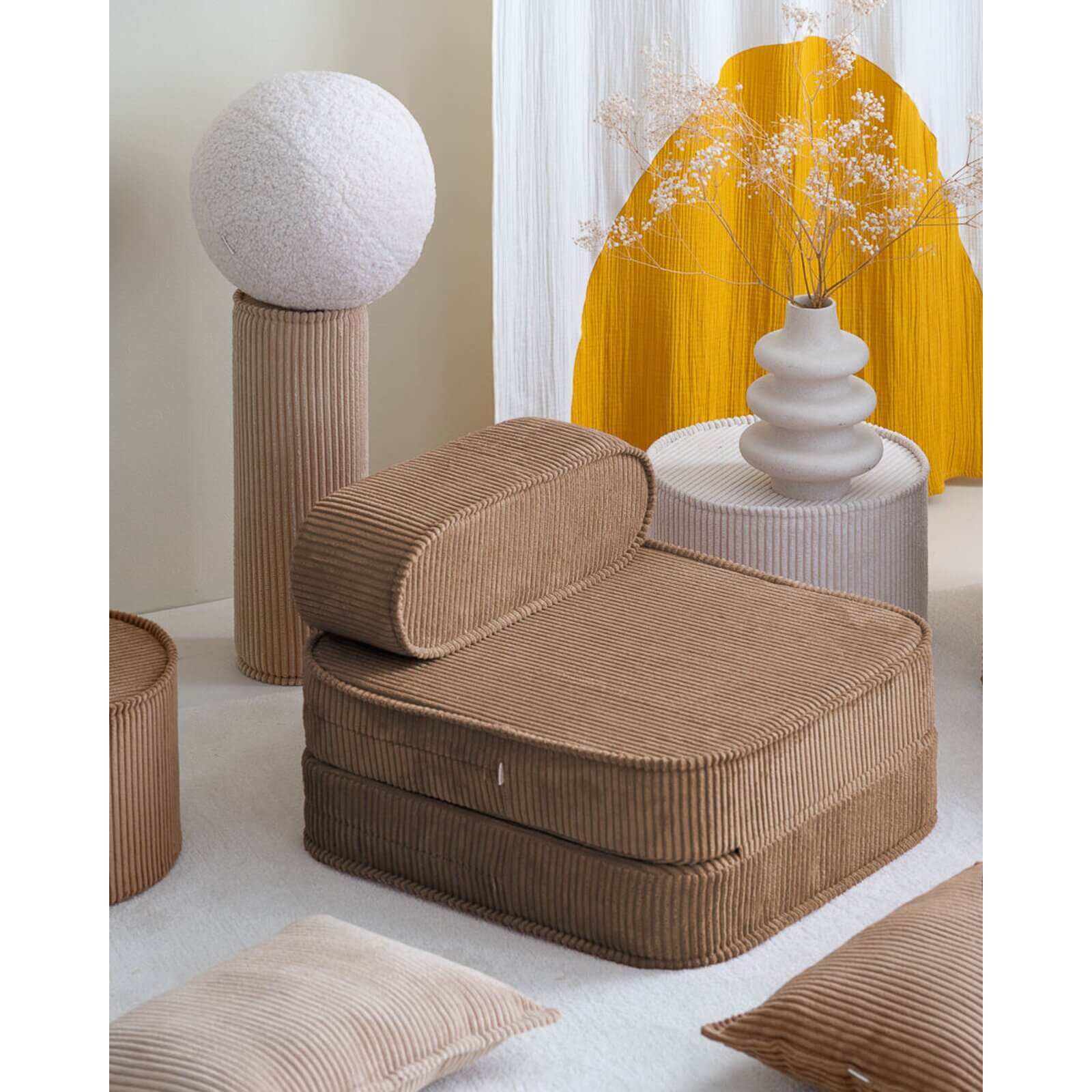 Wigiwama – Klappsessel & Spielmatratze Cord Toffee