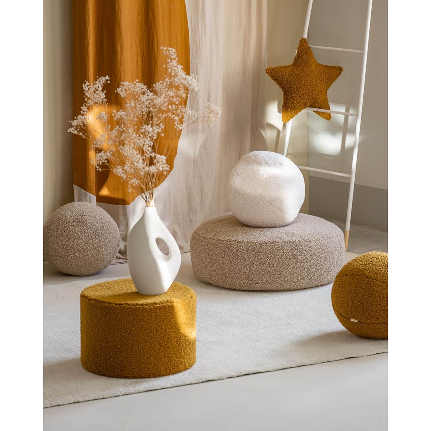 Wigiwama – Kinder Sitzkissen Teddy Beige 65cm