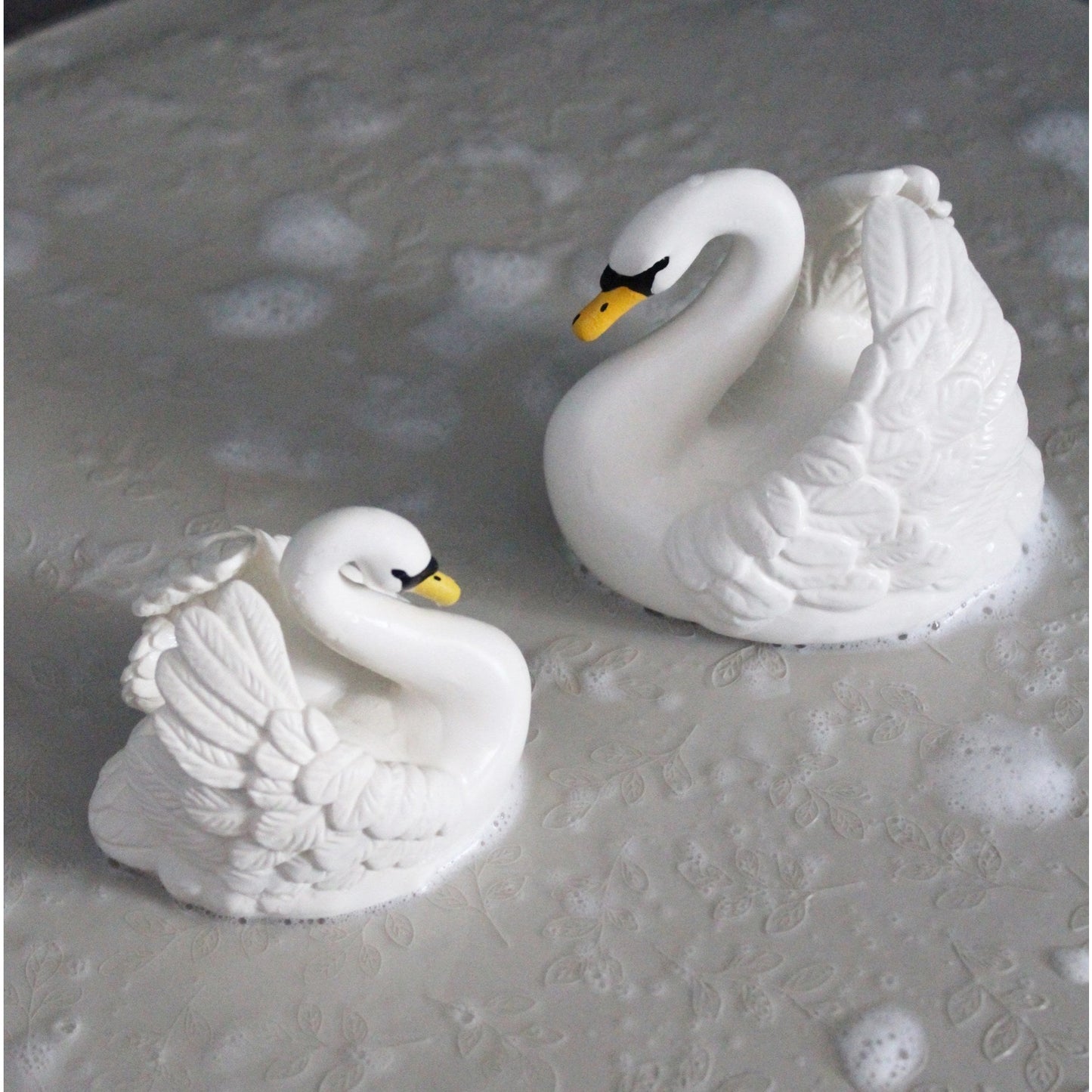 BADESPIELZEUG AUS NATURKAUTSCHUK SWAN, L