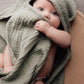 BABY BADETUCH MIT KAPUZE, CREME