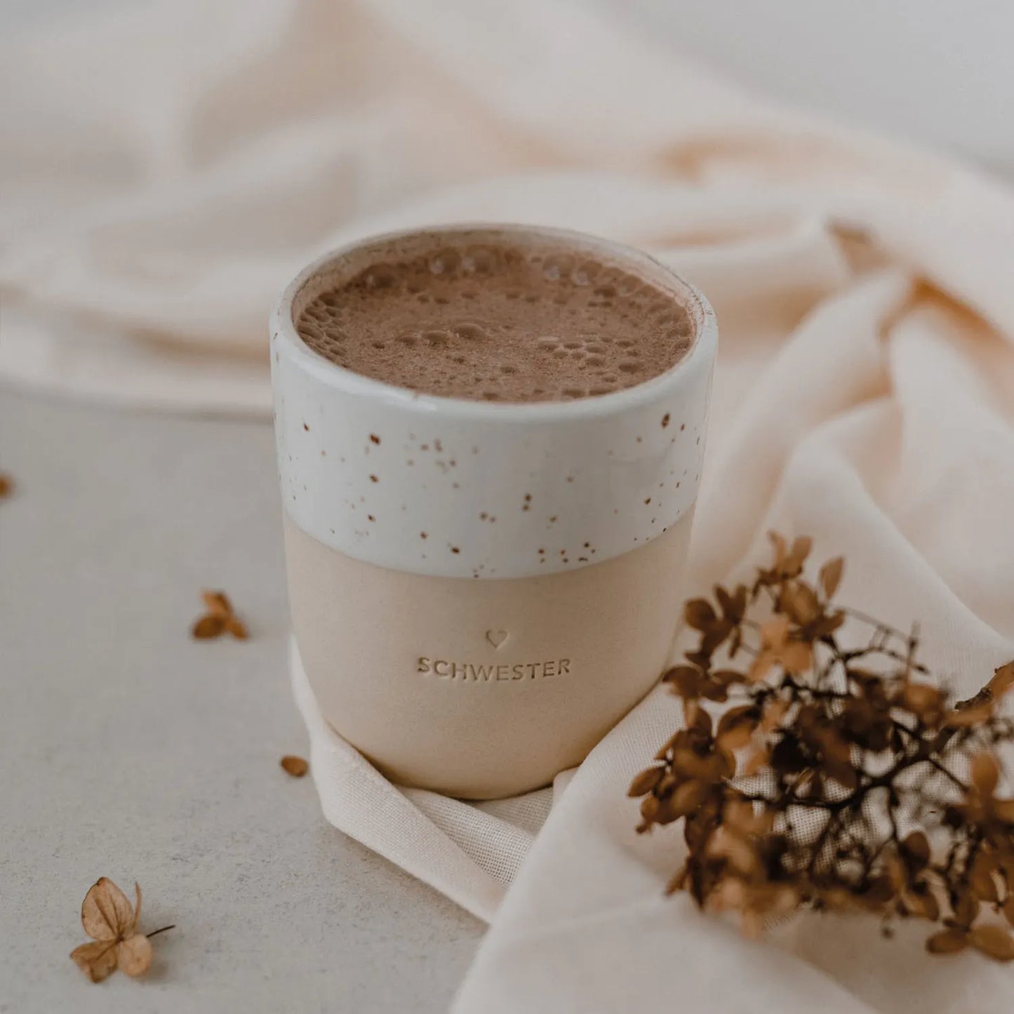 Eulenschnitt - Becher "Schwester" aus Steingut