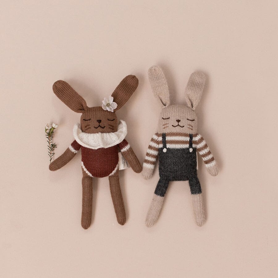 Main Sauvage - Kuscheltier "Bunny Black Overall"