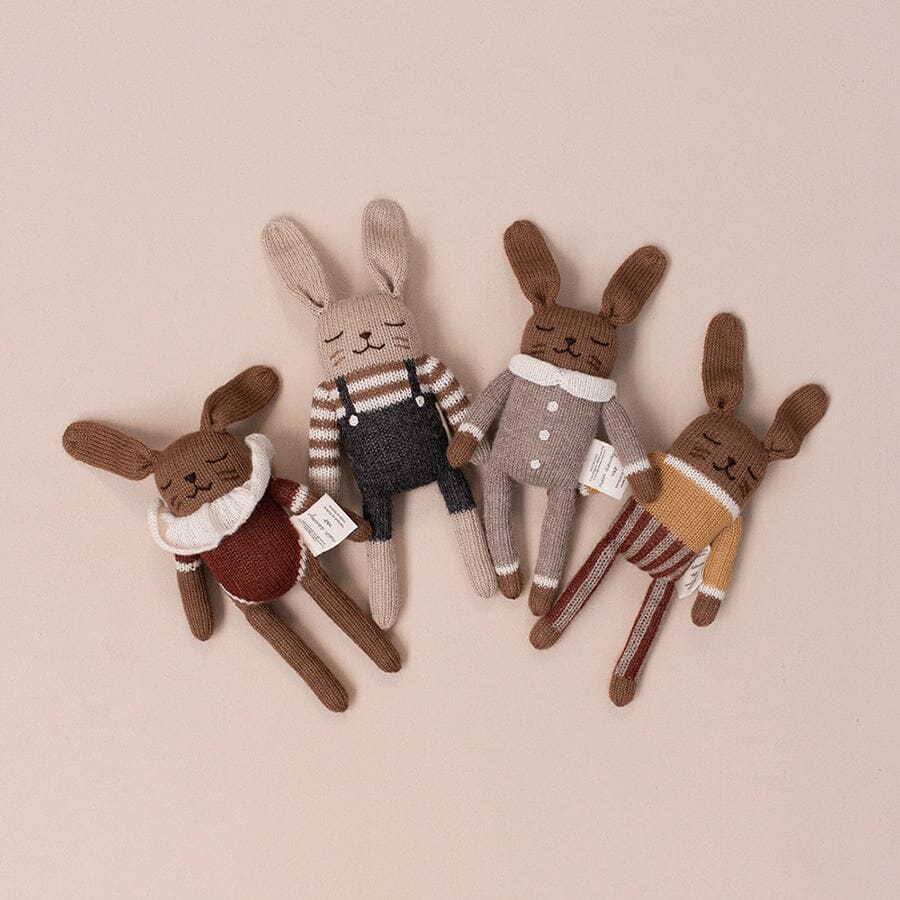 Main Sauvage - Kuscheltier "Bunny Black Overall"