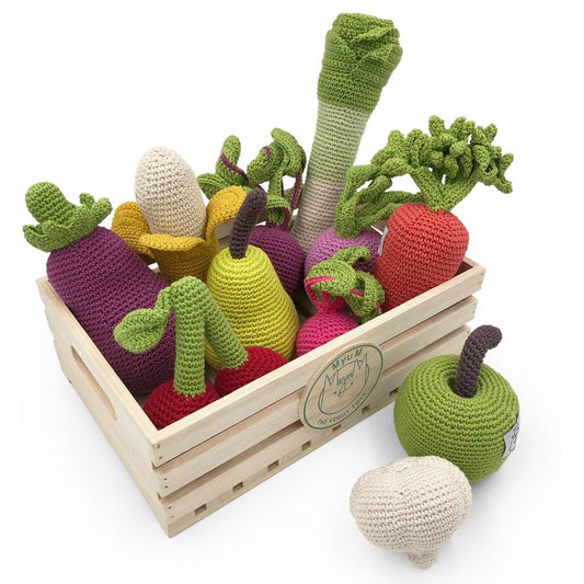Myum The Veggy Toys - gehäkelte Rassel Aubergine aus Bio-Baumwolle